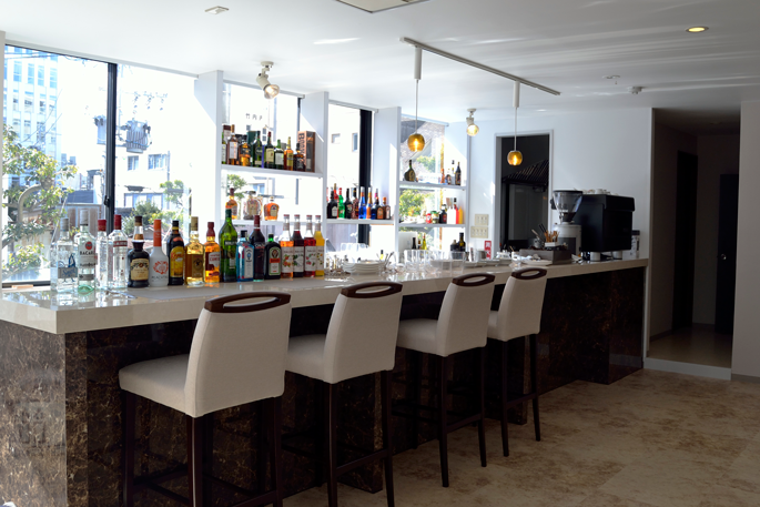 CAFE bar＆brasserie LION様 | スヤマビルドサービス株式会社